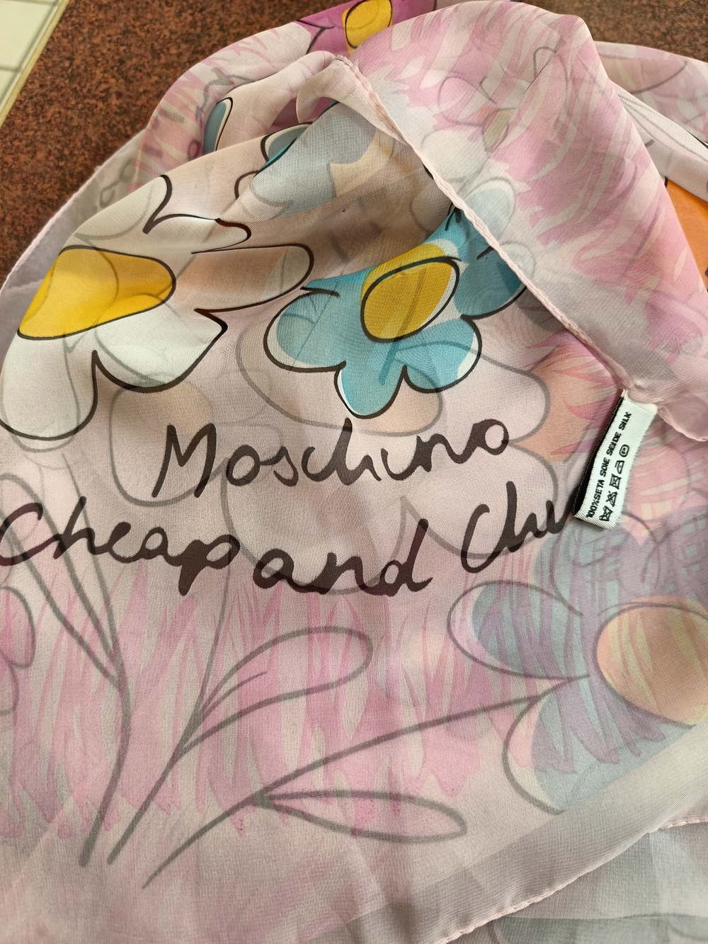 Moschino Cheap and Chic Pink Floral Logo Silk Scarf🌸Vintage 1988 - Picture 4 of 9